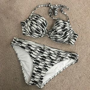 Victoria’s Secret bikini set